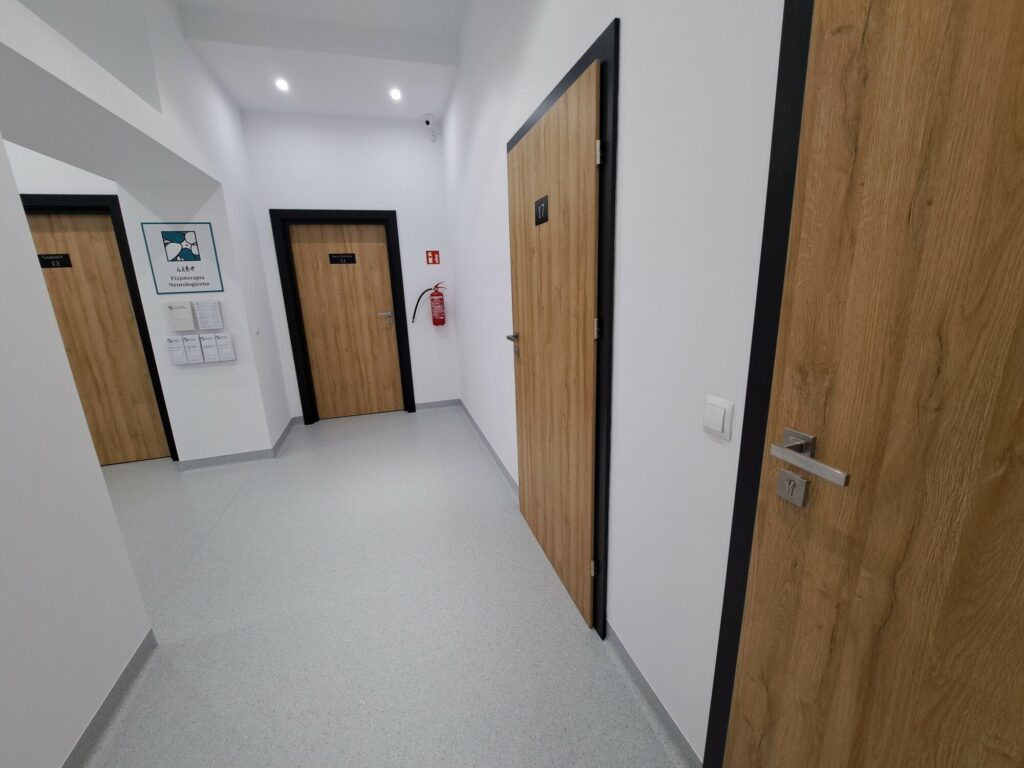 Część medyczna, korytarz i poczekalnia, pierwsze piętro